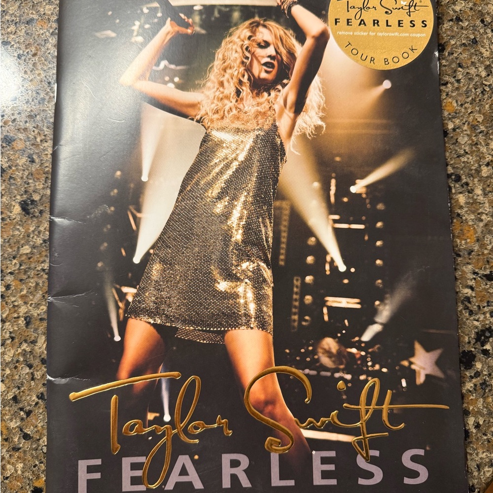 Taylor Swift Fearless Tour Book